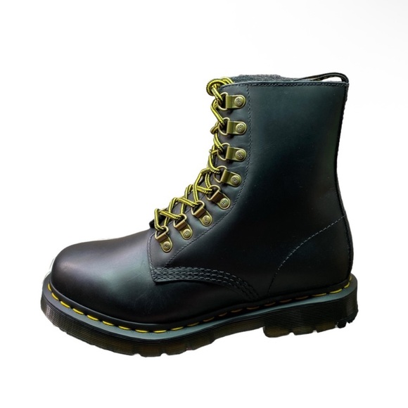 Dr. Martens 1460 Pascal 8 Eyelet Fleece Lined Wintergrip Combat Boots, Black - Picture 3 of 16
